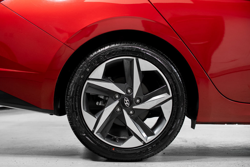 Certified 2023 Hyundai Elantra Limited w/ Cargo Package FWD image 7