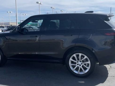 Used 2025 Land Rover Range Rover Sport SE AWD/4WD image 7