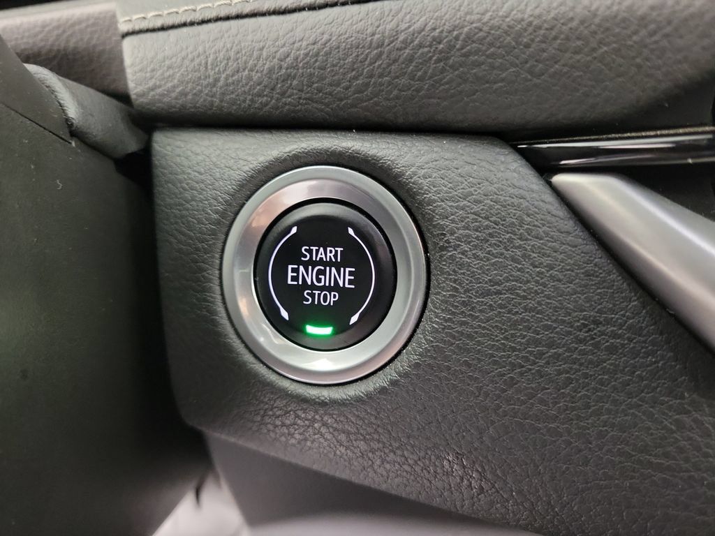 Certified 2024 Cadillac XT4 Premium Luxury AWD/4WD image 31
