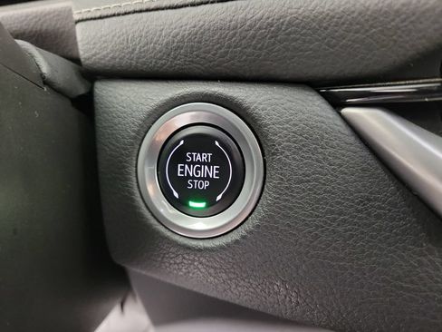 Certified 2024 Cadillac XT4 Premium Luxury AWD/4WD image 31
