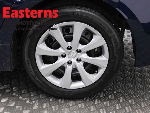 Used 2025 Toyota Corolla LE image 32