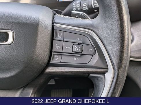Used 2022 Jeep Grand Cherokee L Limited AWD/4WD image 16