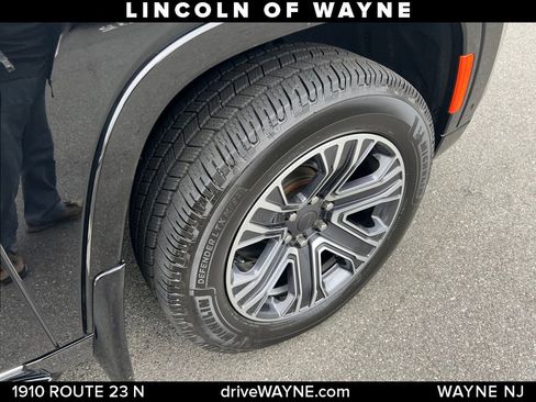 Used 2023 Jeep Wagoneer 4WD w/ Premium Group I image 27