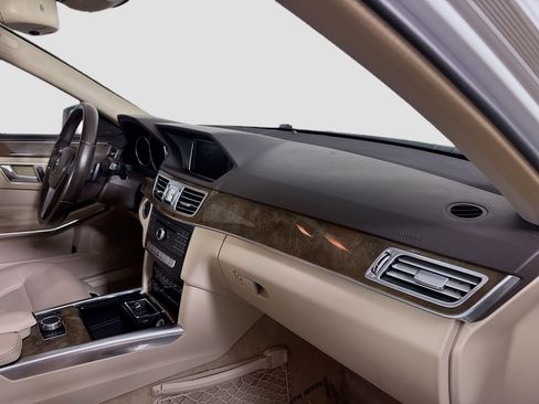 Used 2016 Mercedes-Benz E 350 Sedan w/ Premium Package image 29