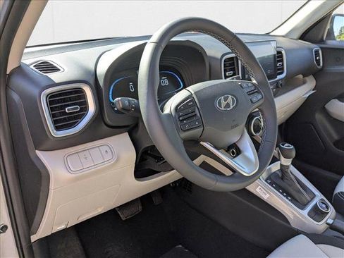 New 2025 Hyundai Venue SEL image 3