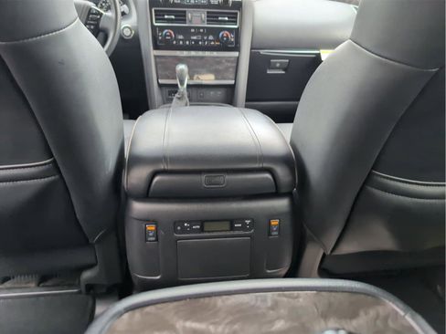 Used 2023 Nissan Armada Platinum w/ Captain's Chairs Package image 33