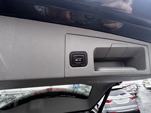 Used 2023 Cadillac XT5 Premium Luxury image 9