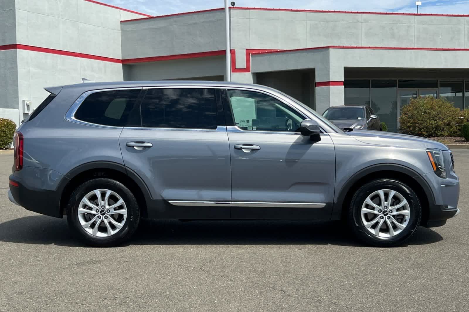 Used 2022 Kia Telluride LX AWD/4WD image 6