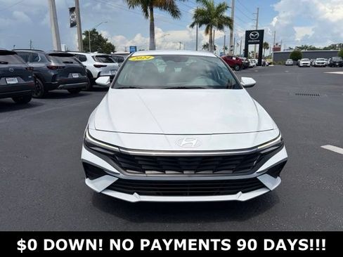 Used 2024 Hyundai Elantra SEL FWD image 2