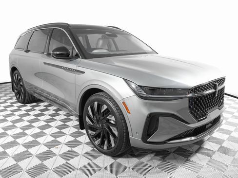 Used 2024 Lincoln Nautilus Black Label w/ Jet Appearance Package (87T) image 3