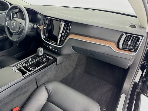 Used 2022 Volvo S60 T8 R-Design Expression w/ Premium Package image 30