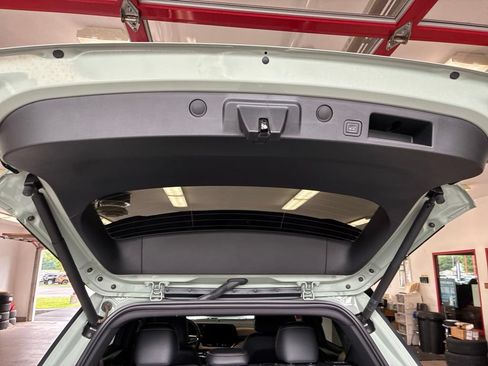 Used 2025 Chevrolet Equinox ACTIV w/ Safety and Technology Package AWD/4WD image 20