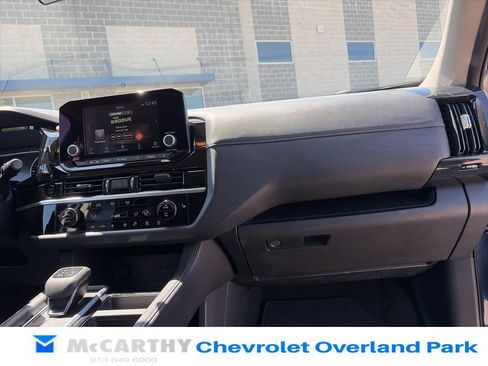 Used 2025 Nissan Pathfinder SV FWD image 33