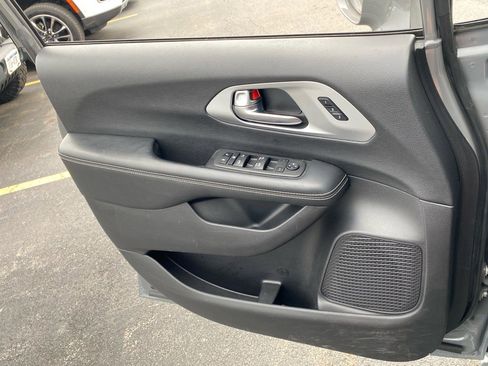 Used 2022 Chrysler Pacifica Touring-L w/ S Appearance Package image 20