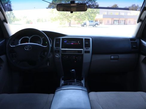 Used 2005 Toyota 4Runner Sport AWD/4WD image 16