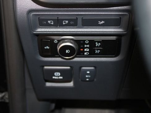 Used 2023 Ford F150 Lariat AWD/4WD image 24