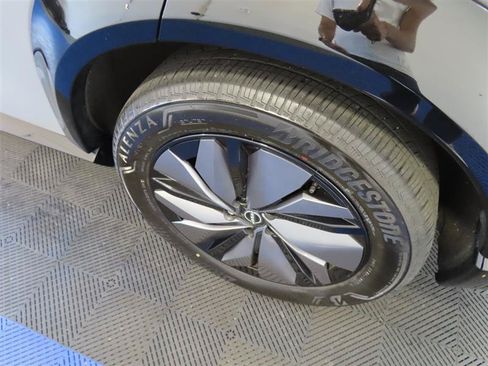 Used 2024 Nissan Ariya AWD image 7