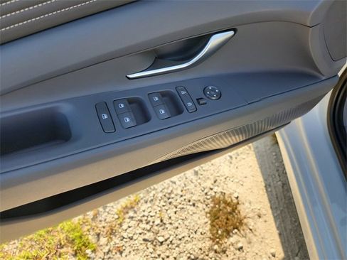 New 2025 Hyundai Elantra Sport image 15