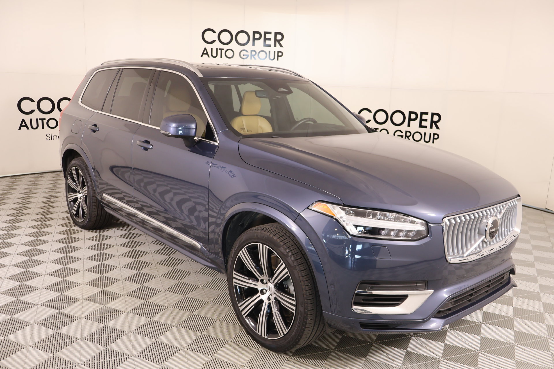 Used 2023 Volvo XC90 T8 Ultimate w/ Lounge Package AWD/4WD image 1