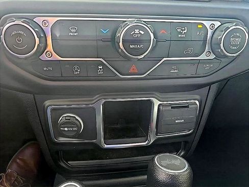 Used 2022 Jeep Wrangler Sport image 22