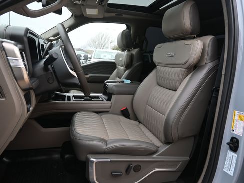 Used 2026 Ford F350 Platinum w/ Platinum Plus Package image 23