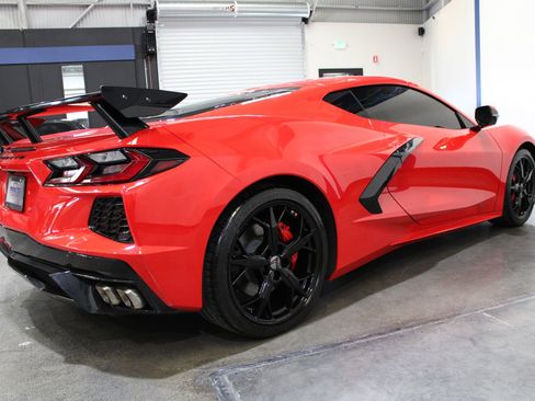 Used 2021 Chevrolet Corvette Stingray Coupe w/ 1LT RWD image 11