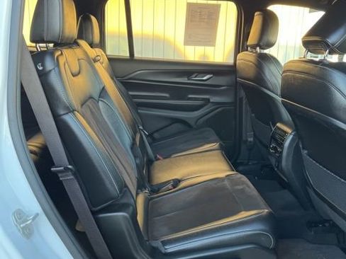 Used 2024 Jeep Grand Cherokee L Laredo AWD/4WD image 31