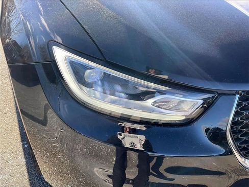 Used 2024 Chrysler Pacifica Touring-L image 28