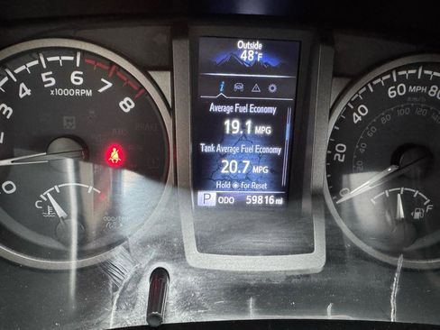 Used 2021 Toyota Tacoma TRD Off-Road image 16