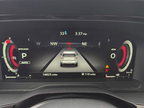 Used 2023 Nissan Pathfinder Platinum image 18