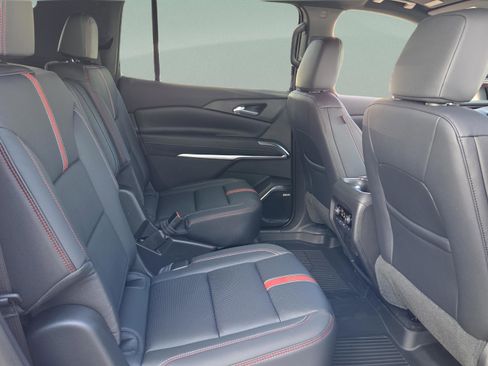 New 2026 Chevrolet Traverse RS w/ LPO, Floor Liner Package FWD image 15