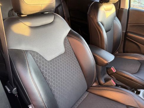 Used 2018 Jeep Compass Latitude w/ Popular Equipment Group image 5