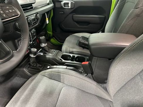 New 2025 Jeep Gladiator Willys image 11