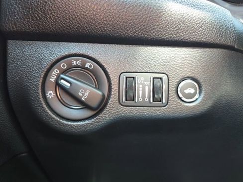 Certified 2022 Dodge Challenger GT image 11