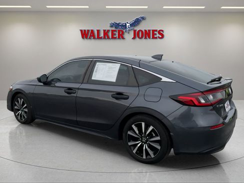 Used 2024 Honda Civic EX-L image 5