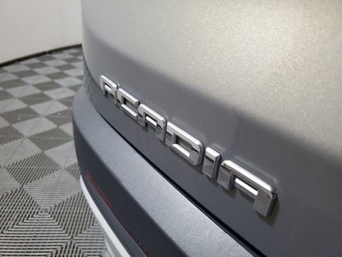 Used 2019 GMC Acadia SLT FWD image 4
