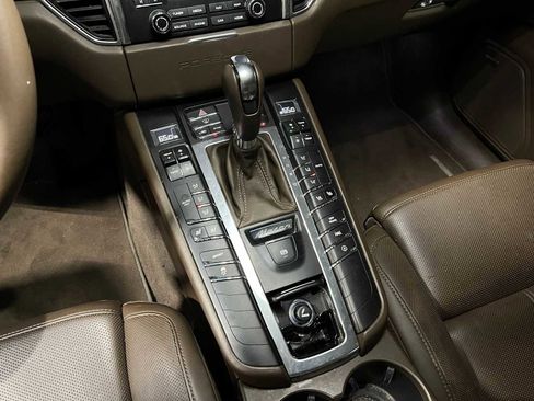 Used 2018 Porsche Macan image 29