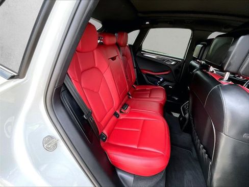 Used 2021 Porsche Macan AWD/4WD image 26