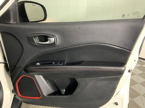 Used 2020 Jeep Compass Trailhawk image 21