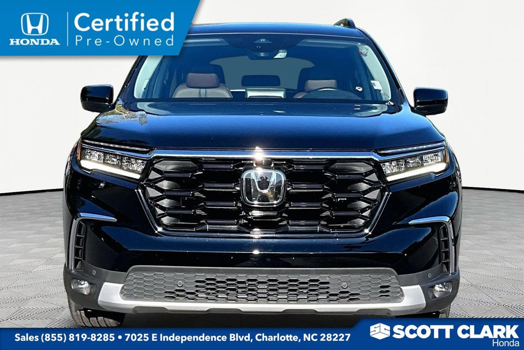 Used 2025 Honda Pilot Elite image 2