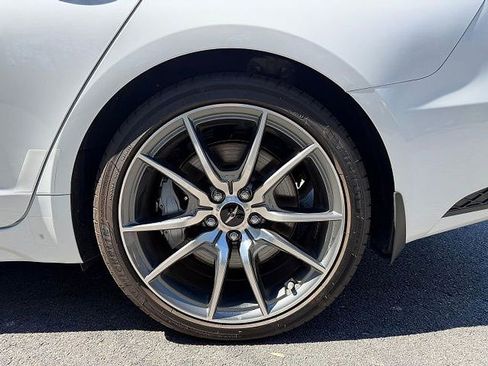 Used 2025 Genesis G70 2.5T RWD image 9