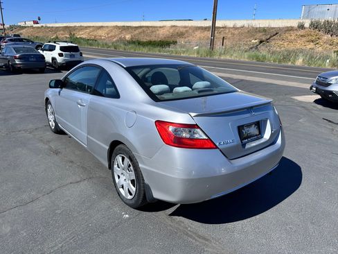 Used 2011 Honda Civic LX image 4