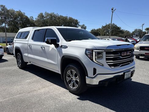 Used 2023 GMC Sierra 1500 SLT w/ X31 Off-Road Package AWD/4WD image 7