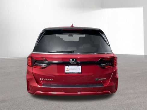 New 2026 Honda Odyssey Touring image 15