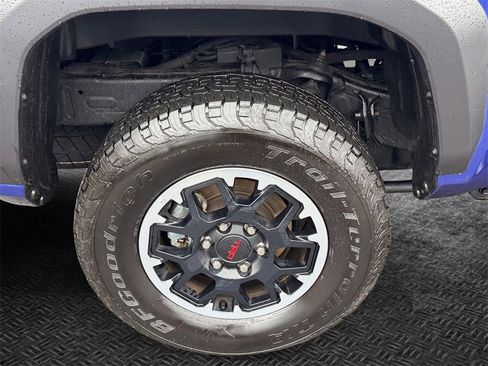 Used 2024 Toyota Tacoma TRD Off-Road image 12