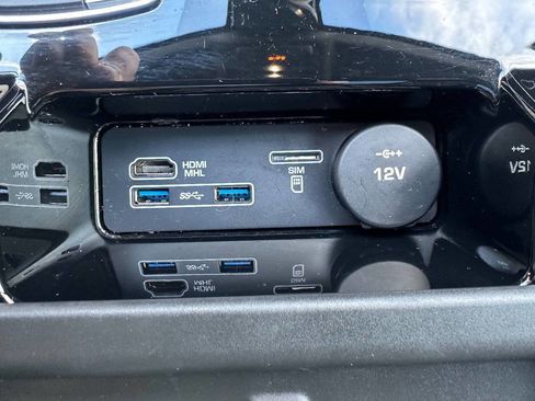 Used 2017 Land Rover Discovery HSE Luxury image 35