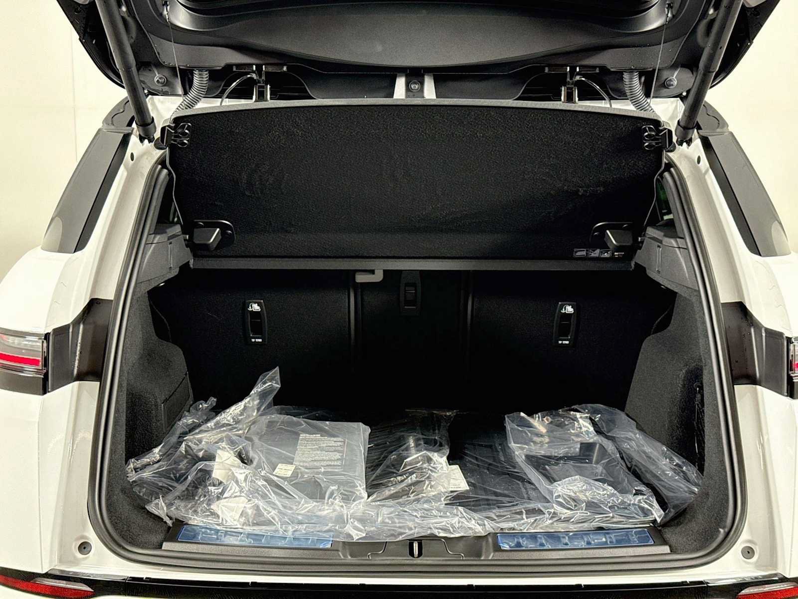 New 2026 Land Rover Range Rover Evoque S AWD/4WD image 26