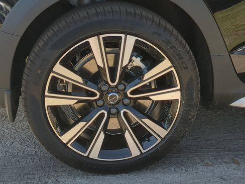 New 2025 Volvo V60 B5 Cross Country Ultra w/ Protection Package Premier image 11