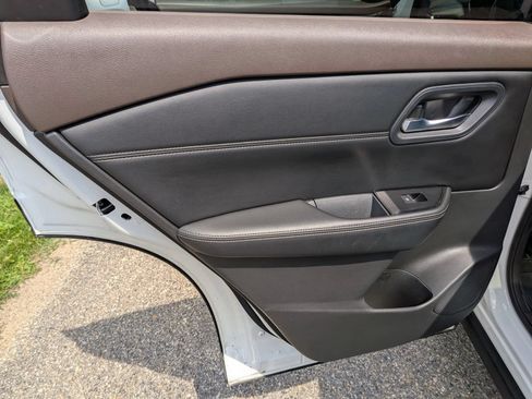 Used 2023 Nissan Rogue SL AWD/4WD image 29