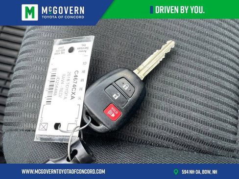 Used 2018 Toyota RAV4 LE w/ All Weather Liner Package AWD/4WD image 32
